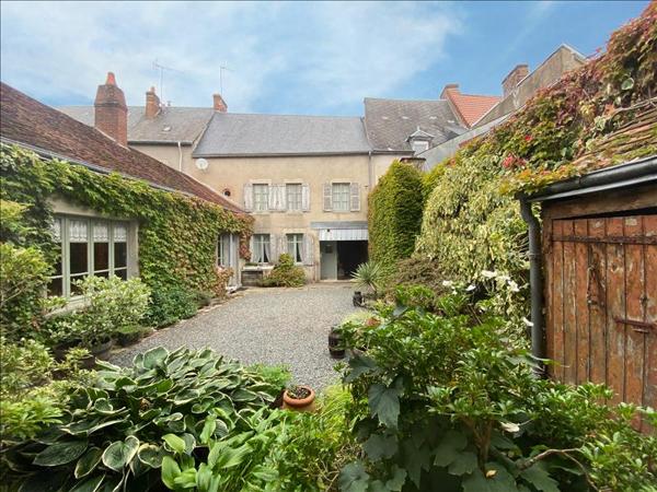 Maison à vendre |  Aigurande |  5 pièces | 151 m²