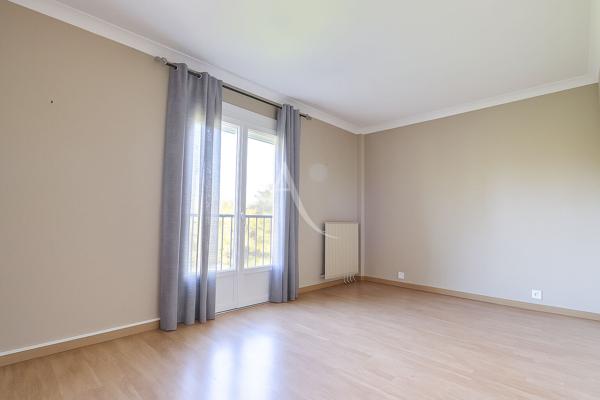 Maison type Villeneuve à Elancourt - 5 pièces 96 m² sur une parcelle de 323 m²