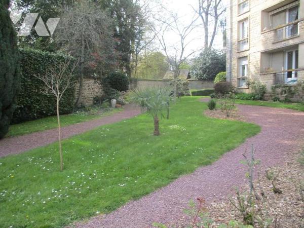 PROCHE SOUS PREFECTURE
RESIDENCE AVEC PARC, COPROPRIETE BIEN ENTRETENUE 

Au 2ème étage, APP...