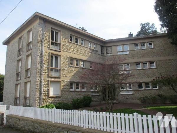 PROCHE SOUS PREFECTURE
RESIDENCE AVEC PARC, COPROPRIETE BIEN ENTRETENUE 

Au 2ème étage, APP...