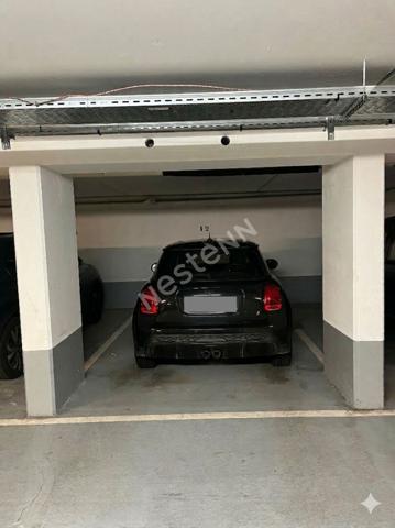 Parking à vendre - Plein coeur de Puteaux - Accès facile et sécurisé