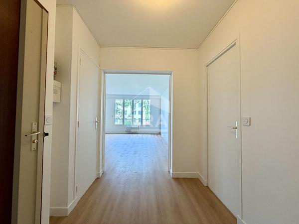Appartement familial à vendre - Proche RER C Val Fleury