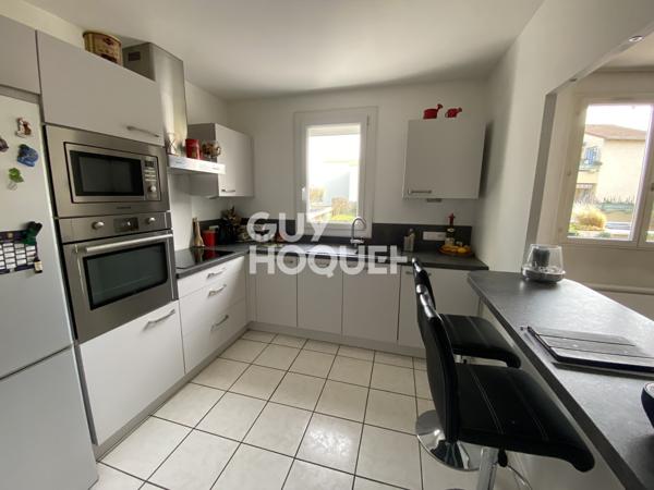 Appartement à vendre de 3 pièces de 70.84 m² + terrasse , cave, parking privée et garage