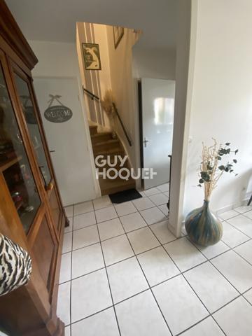 Appartement à vendre de 3 pièces de 70.84 m² + terrasse , cave, parking privée et garage