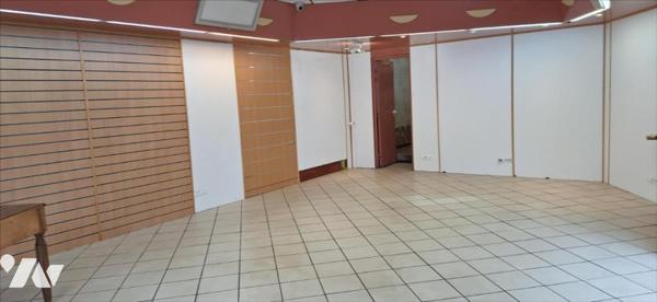 VIC-FEZENSAC, immeuble en centre ville 65m² au sol/ appartement 1er niveau