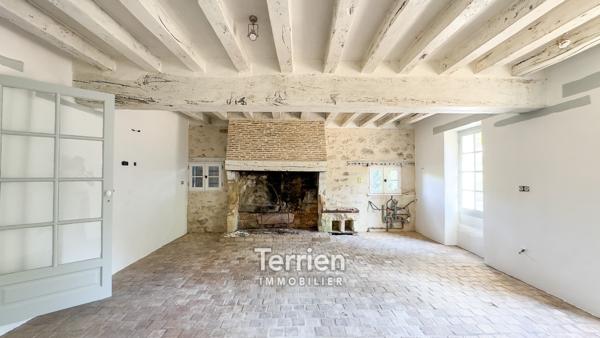 Maison en pierres de tuffeaux Soulaire-et-Bourg (49460)