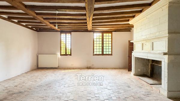 Maison en pierres de tuffeaux Soulaire-et-Bourg (49460)