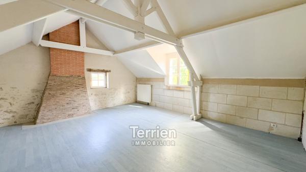 Maison en pierres de tuffeaux Soulaire-et-Bourg (49460)