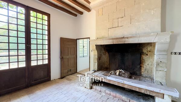 Maison en pierres de tuffeaux Soulaire-et-Bourg (49460)