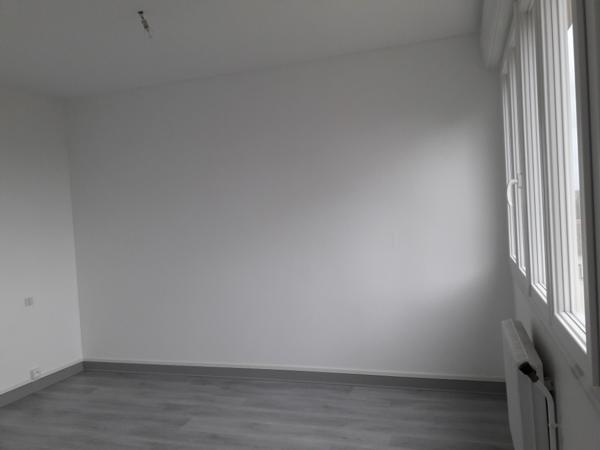 Appartement à louer Saintes : 3 pièces, 77m² avec 2 chambre(s) à 709€ - AJP Immobilier Saintes