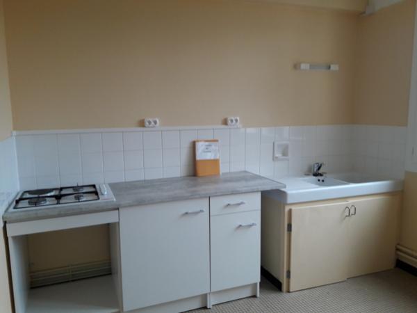 Appartement à louer Saintes : 3 pièces, 77m² avec 2 chambre(s) à 709€ - AJP Immobilier Saintes