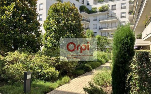 Appartement à vendre    4 pièces • 97,24 m2 Issy-les-Moulineaux