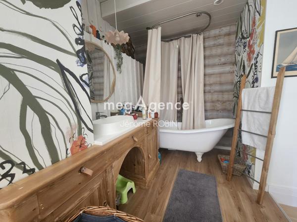 Maison à SAINT-ANDRE-DE-CUBZAC, 33240 - 15 pièces 315m²