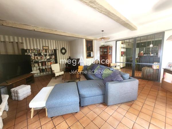 Maison à SAINT-ANDRE-DE-CUBZAC, 33240 - 15 pièces 315m²