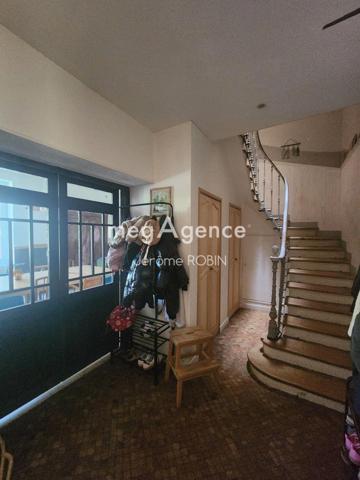 Maison à SAINT-ANDRE-DE-CUBZAC, 33240 - 15 pièces 315m²