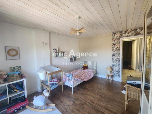 Maison à SAINT-ANDRE-DE-CUBZAC, 33240 - 15 pièces 315m²