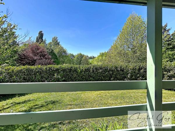 (72) A vendre – Terrain et habitations de loisirs sur environ 1 hectare – Proche de Montval-sur-Loir