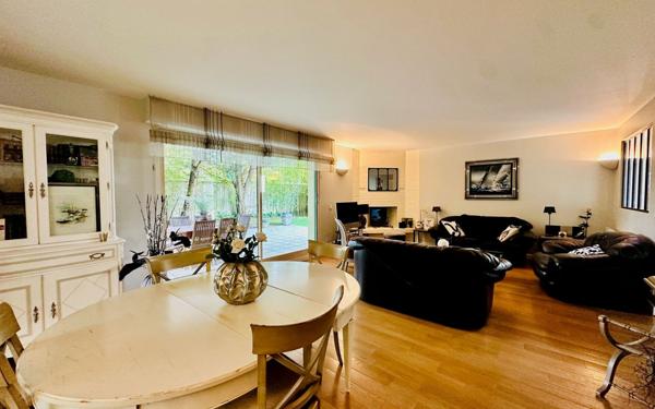 Appartement à louer    5 pièces • 136,11 m2 Saint-Maur-des-Fossés