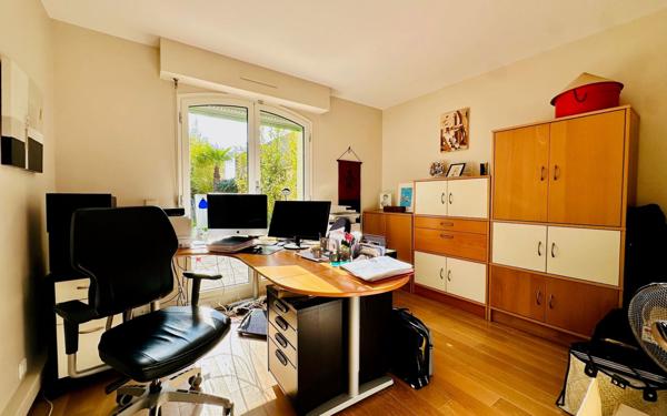 Appartement à louer    5 pièces • 136,11 m2 Saint-Maur-des-Fossés