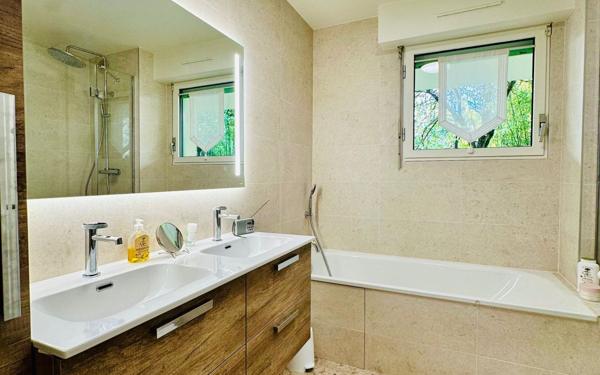 Appartement à louer    5 pièces • 136,11 m2 Saint-Maur-des-Fossés