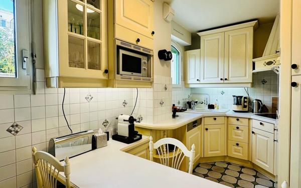 Appartement à louer    5 pièces • 136,11 m2 Saint-Maur-des-Fossés