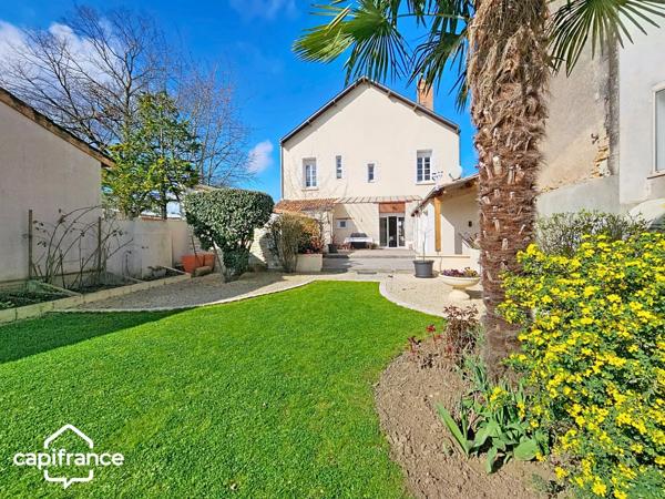 Grande maison familiale rénovée 243 m² – 6 chambres – jardin, terrasse, garage – Thouars centre (79100)
