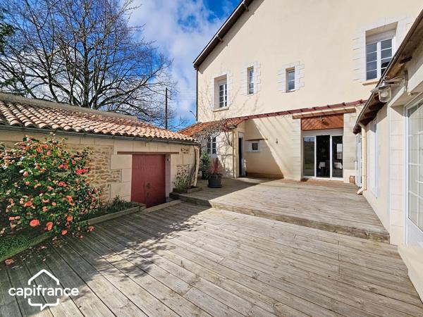Grande maison familiale rénovée 243 m² – 6 chambres – jardin, terrasse, garage – Thouars centre (79100)