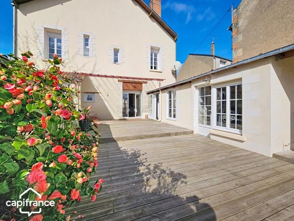 Grande maison familiale rénovée 243 m² – 6 chambres – jardin, terrasse, garage – Thouars centre (79100)