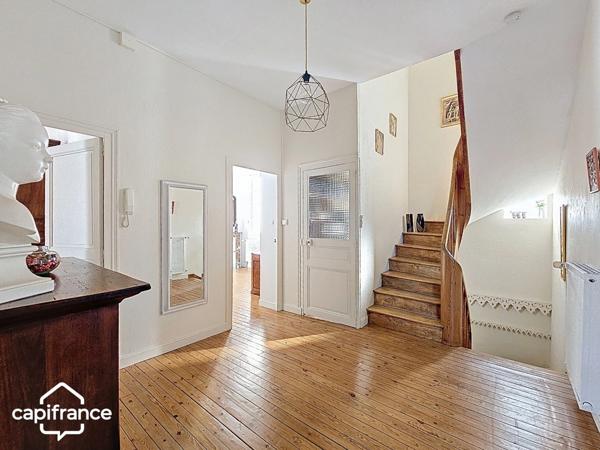 Grande maison familiale rénovée 243 m² – 6 chambres – jardin, terrasse, garage – Thouars centre (79100)