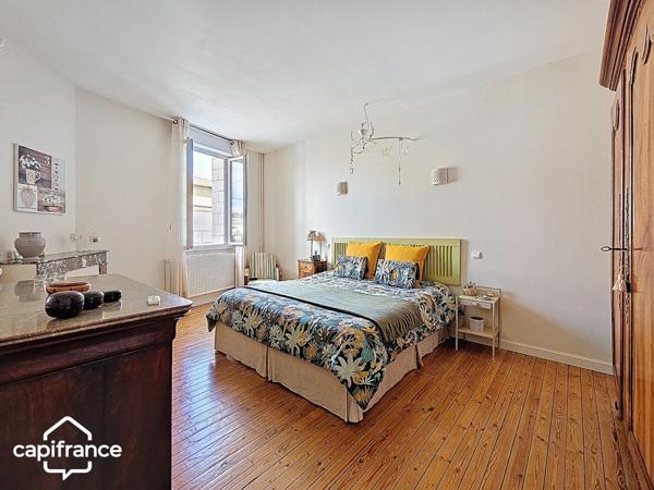 Grande maison familiale rénovée 243 m² – 6 chambres – jardin, terrasse, garage – Thouars centre (79100)