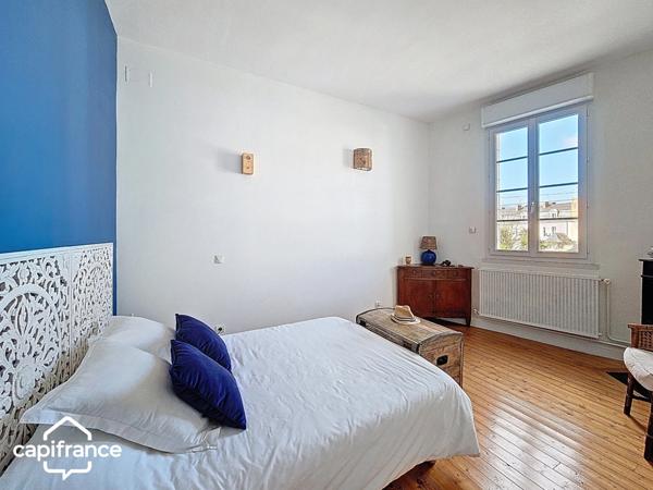 Grande maison familiale rénovée 243 m² – 6 chambres – jardin, terrasse, garage – Thouars centre (79100)