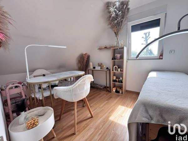 Maison 4 pièces de 100 m² à Douchy-les-Mines (59282)