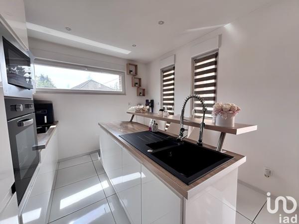 Maison 4 pièces de 100 m² à Douchy-les-Mines (59282)