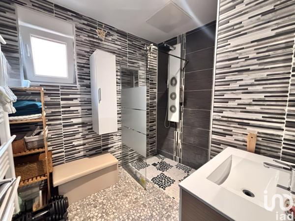 Maison 4 pièces de 100 m² à Douchy-les-Mines (59282)