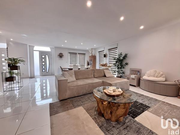 Maison 4 pièces de 100 m² à Douchy-les-Mines (59282)