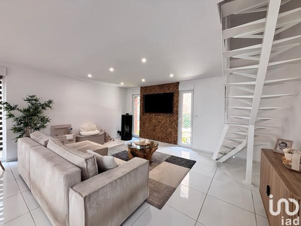 Maison 4 pièces de 100 m² à Douchy-les-Mines (59282)