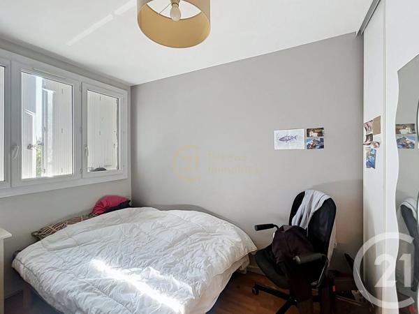 Appartement T3 à vendre  3 pièces - 57,57 m 2   ST JACQUES DE LA LANDE  - 35