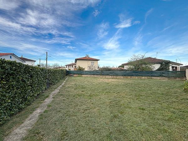 Maison 97m2, 6 pièces avec jardin et garage à Seissan