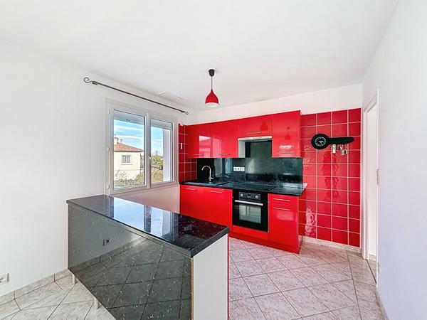 Maison 97m2, 6 pièces avec jardin et garage à Seissan