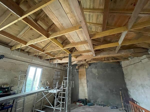 Maison Saint Georges Des Coteaux 4 pièce(s) 190 m²