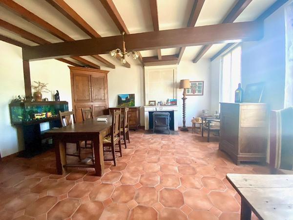 Maison Saint Georges Des Coteaux 4 pièce(s) 190 m²