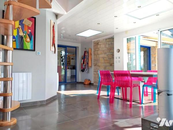 Maison tradi. et bois de 210 m² + 2 garages et parkings proche plages Rohu