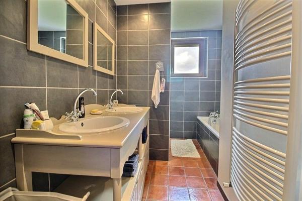 Maison à louer    4 pièces •  Fiac