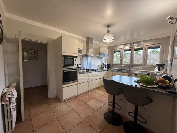 A VENDRE 13360 ROQUEVAIRE BATISSE PROVENCALE EN VIAGER TYPE 6 DE 173 M² SUR 6300 M² DE TERRAIN PISICNE 