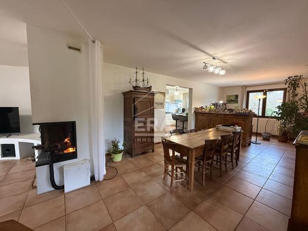 A VENDRE 13360 ROQUEVAIRE BATISSE PROVENCALE EN VIAGER TYPE 6 DE 173 M² SUR 6300 M² DE TERRAIN PISICNE 