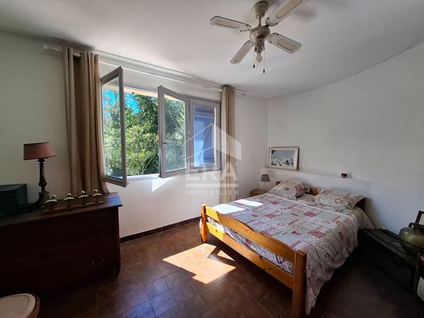 A VENDRE 13360 ROQUEVAIRE BATISSE PROVENCALE EN VIAGER TYPE 6 DE 173 M² SUR 6300 M² DE TERRAIN PISICNE 