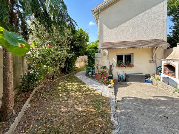 Maison 5 pièces -  LES BOUTOURS