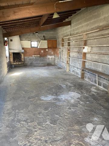 Maison deux chambres de plain pied avec garage. 