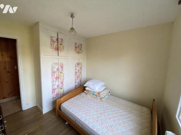 Maison deux chambres de plain pied avec garage. 