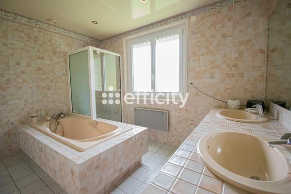 Maison 8 pièces - 171 m² Exclusivité efficity